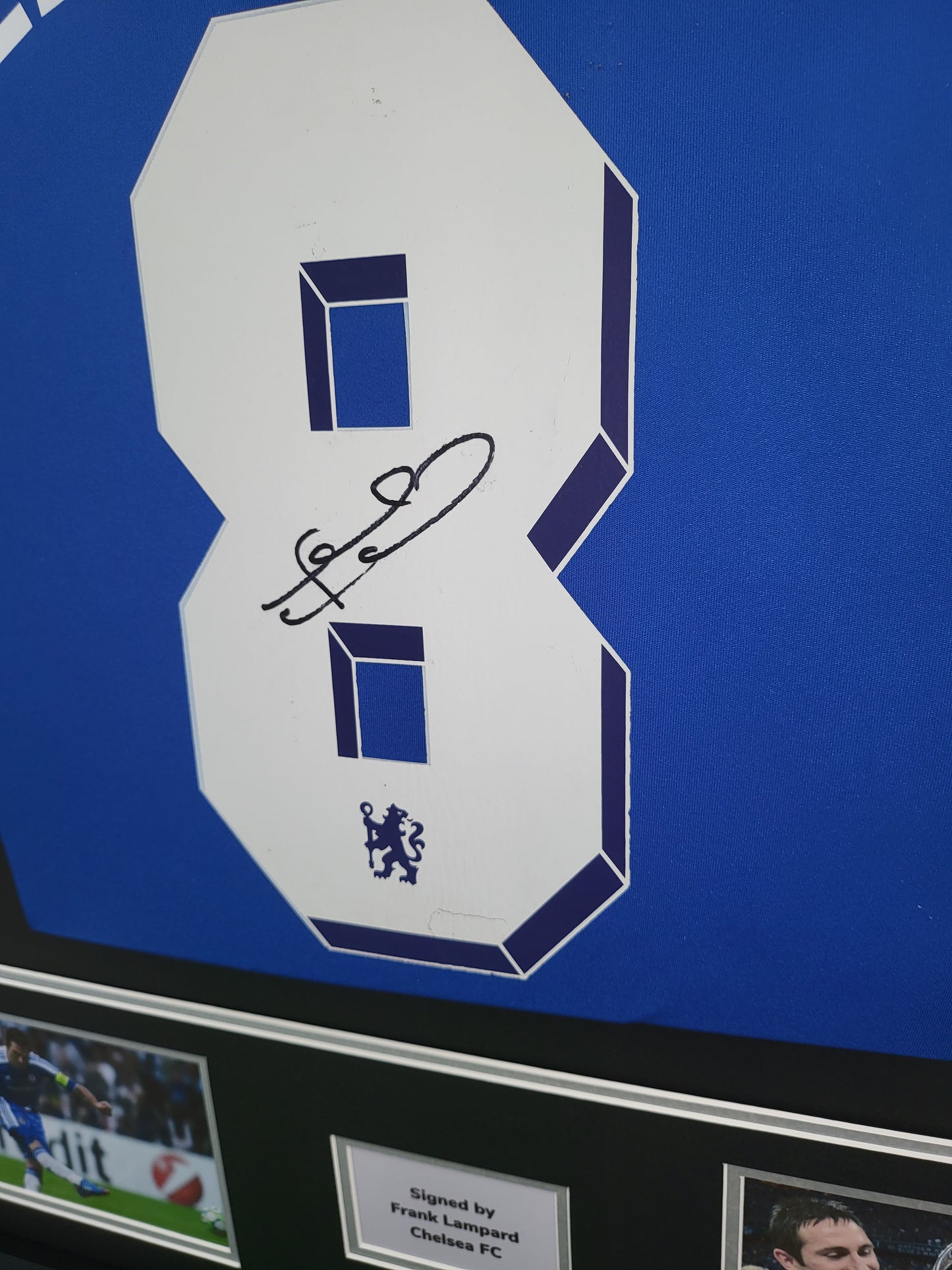 Frank Lampard signed Chelsea 2012 Champions League Framed Shirt with COA slight crack
